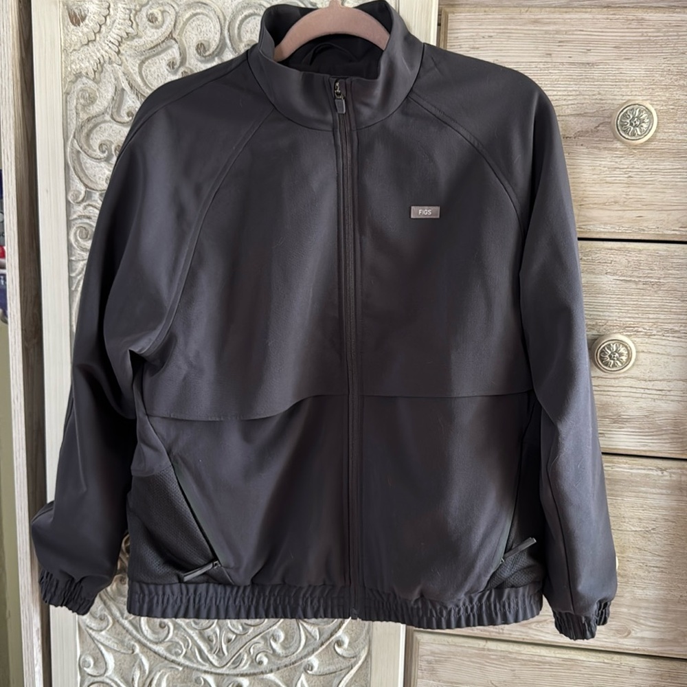 Figs Sydney Scrub Jacket charcoal size medium only wore once